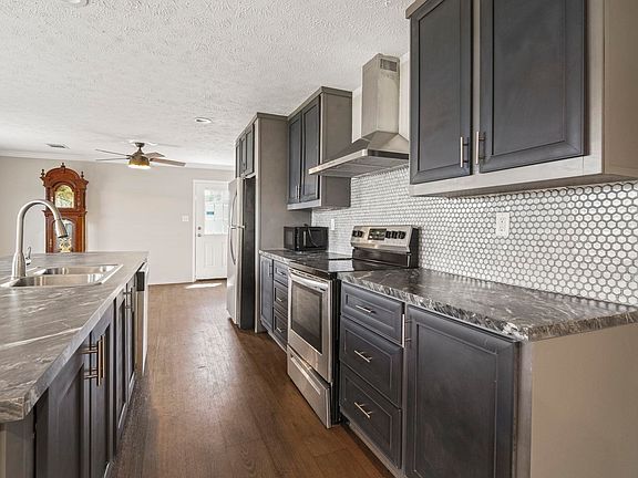 4th image of 3288 Marshland Rd.