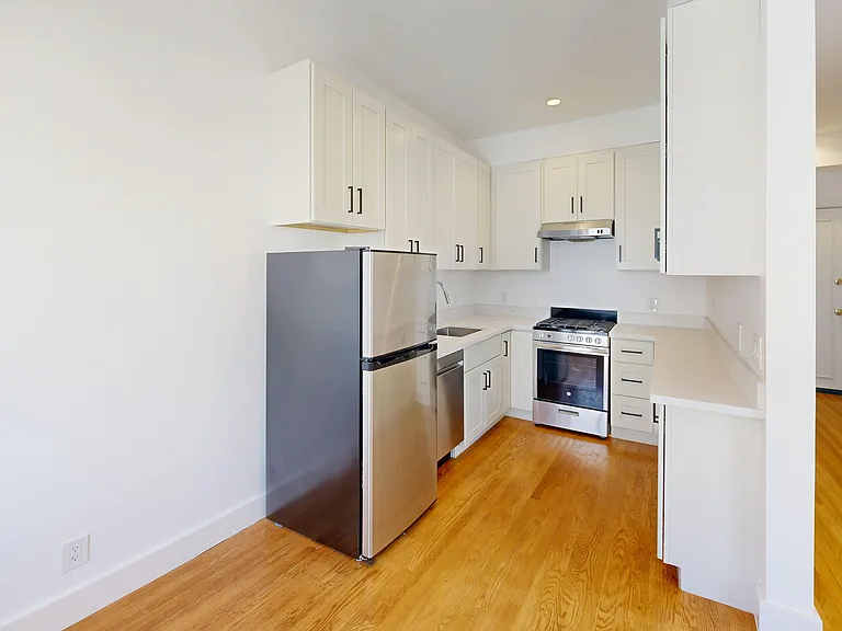 2975 Van Ness Ave — Photo 8