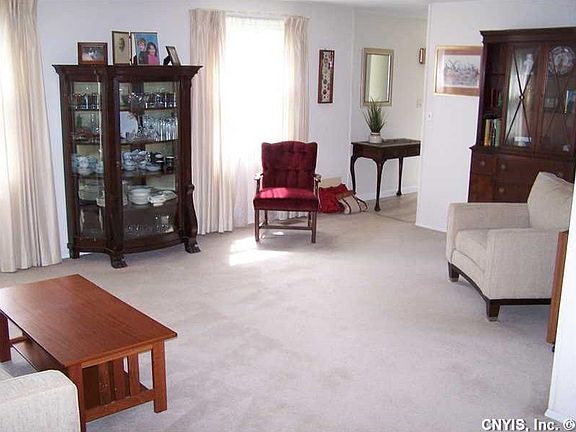 5th image of 14 Endora Dr