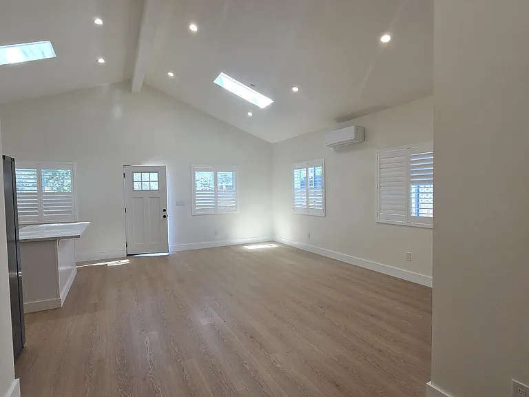 10051 Starr Rd #B — Photo 6