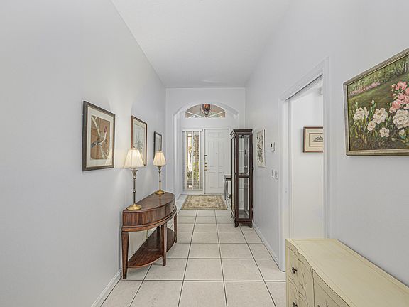 5th image of 387 NW Sunview Way