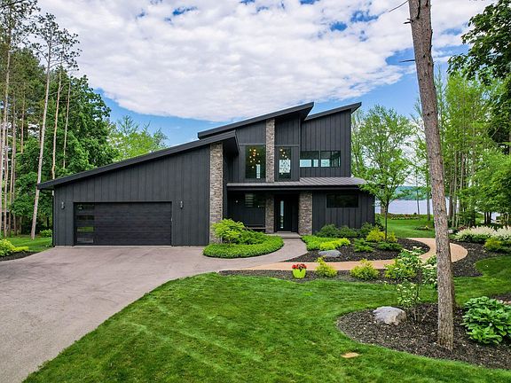 2nd image of W11135 Lakeview Dr