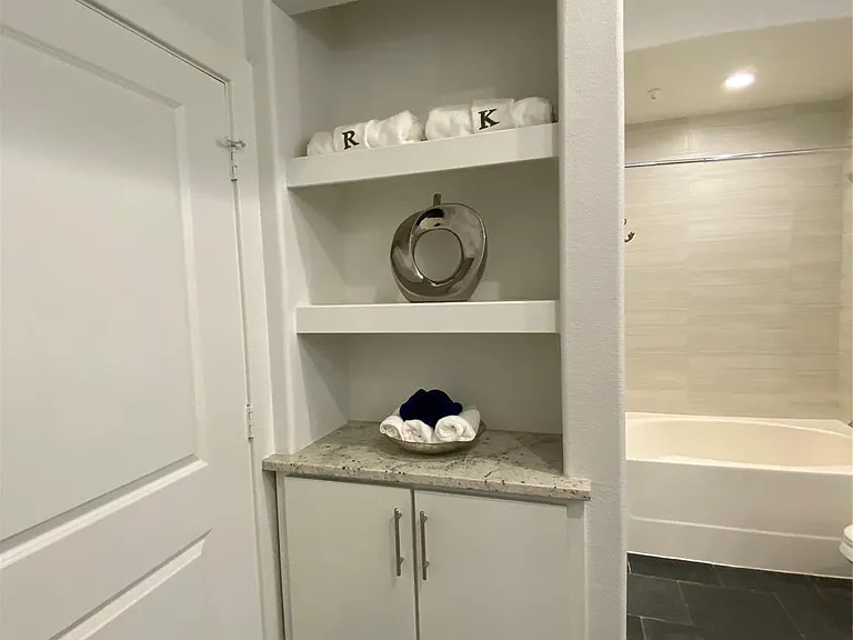 1901 Post Oak Blvd #3503 — Photo 32