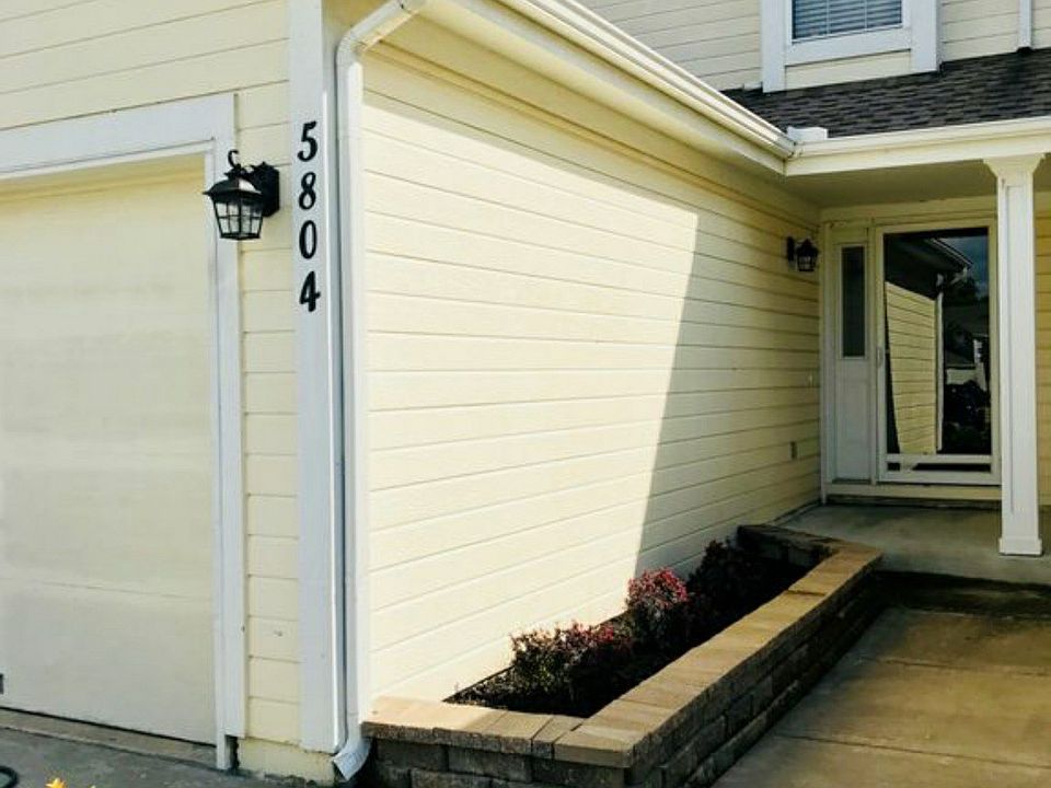 1st image of 5804 NW Plantation Cir