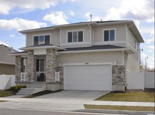 1883 W Kamari Dr, South Jordan, UT 84095