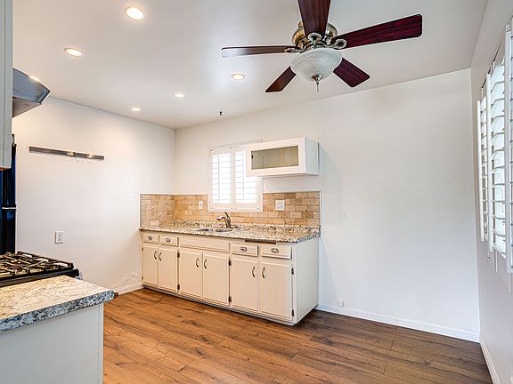 4th image of 4353 Illinois St #B