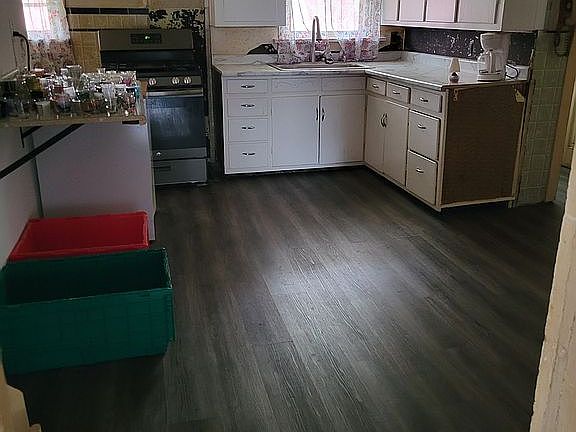 4th image of 317 E 2nd St