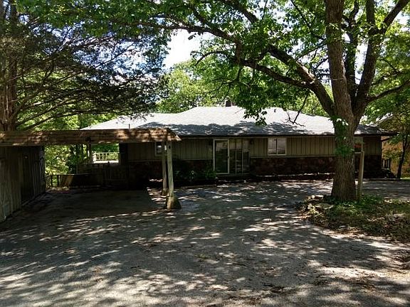 2nd image of 36 Oak Shadow Dr