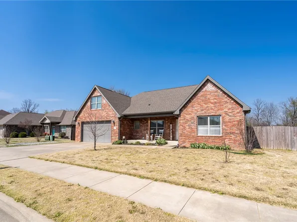 11005 David Ct, Siloam Springs, AR 72761