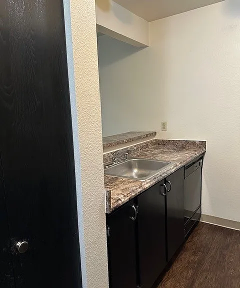 Kinnear Park Apartments — Photo 14