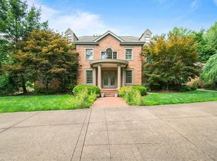 502 W Manor Dr, Pittsburgh, PA 15238