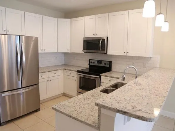 117 Donner Rd, Atlantic Beach, FL 32233