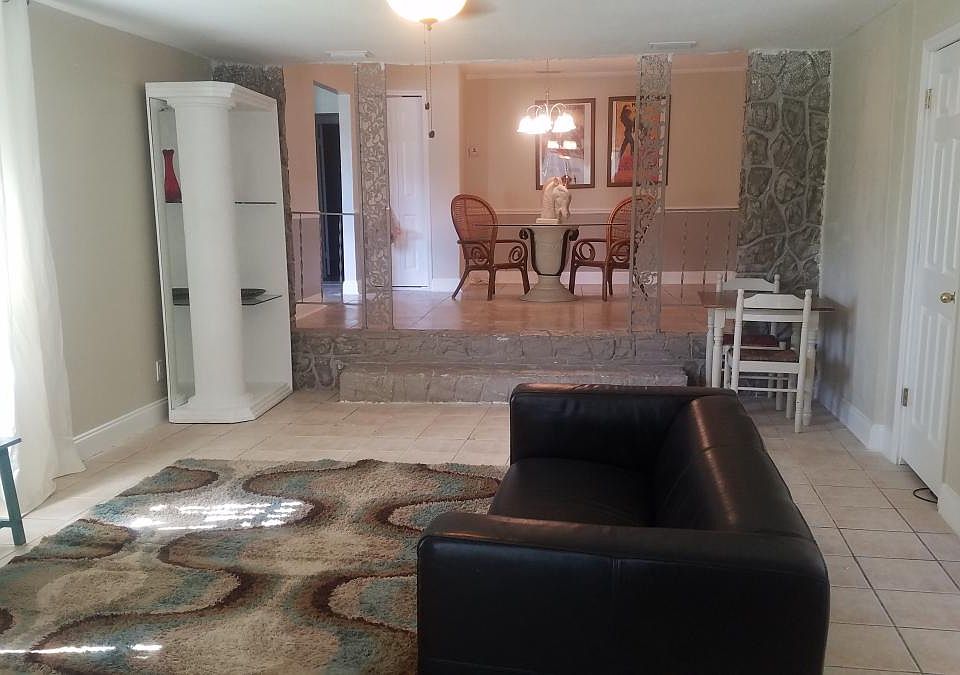 1st image of 10418 N Pawnee Ave