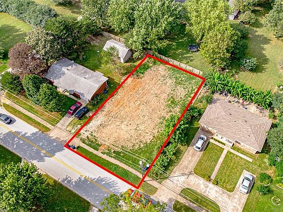 3rd image of 803 NE 2nd St