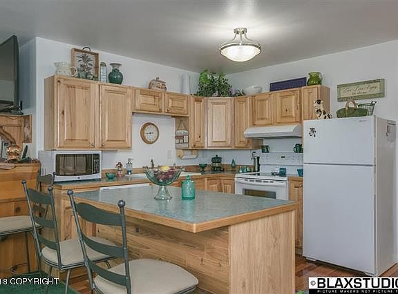 4th image of 759 Haida Ln
