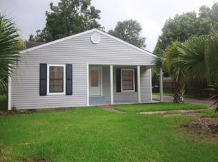 3233 Berry Ave, Groves, TX 77619