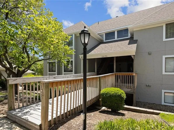 5870 Park St APT 9, Shawnee, KS 66216
