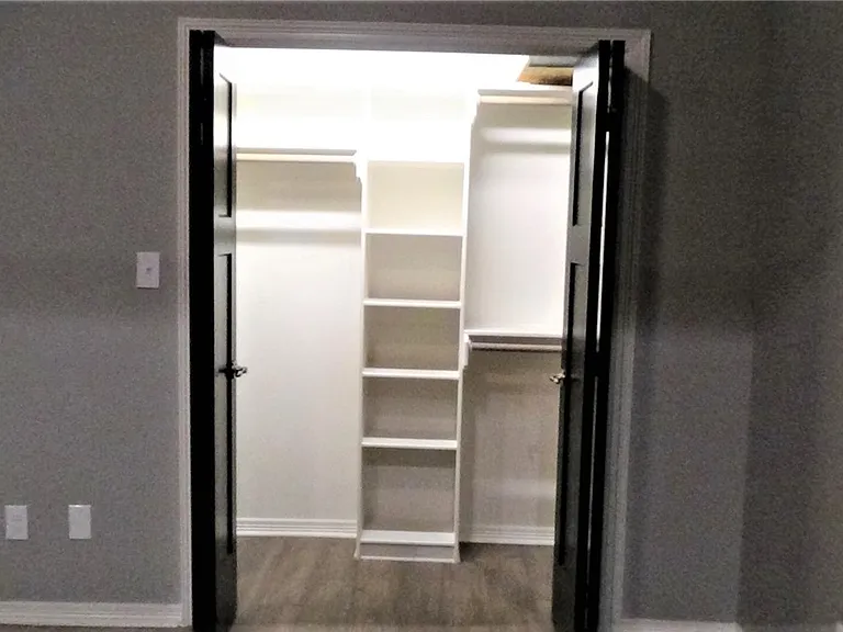 212 N Bryan Ave #202 — Photo 6