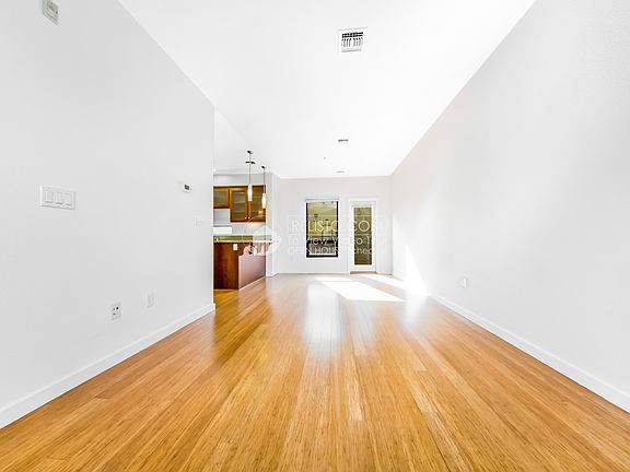 3rd image of 205 Palisade Dr