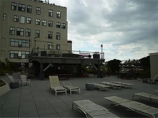 Rented by R New York | media 6