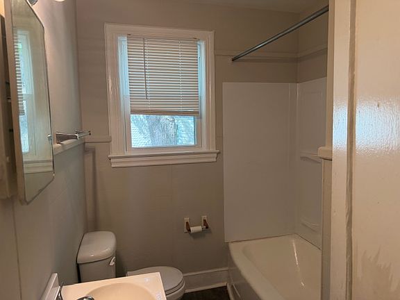 3rd image of 340 Potomac Ave