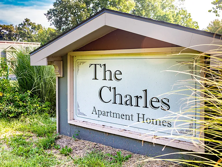 The Charles — Photo 22
