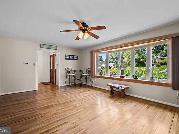 5th image of 120 Oldbury Dr