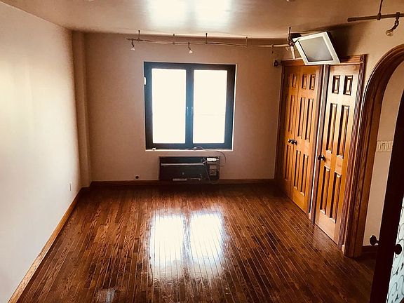 4th image of 25-40 Shore Blvd #9R