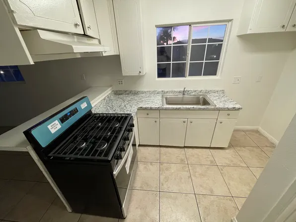 17262 Ash Ln APT 4, Huntington Beach, CA 92647