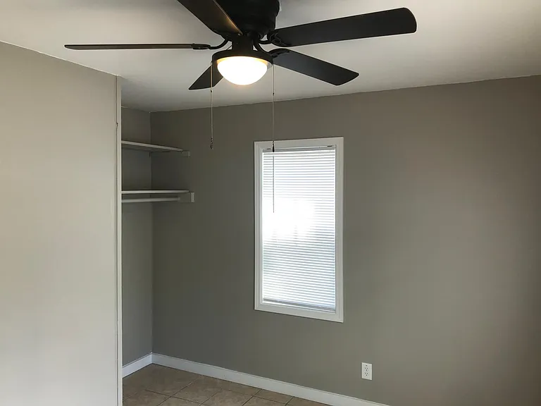 2332 SW Edgewater Ter — Photo 13