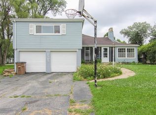 6505 Forest Ct, Windsor Heights, IA 50324