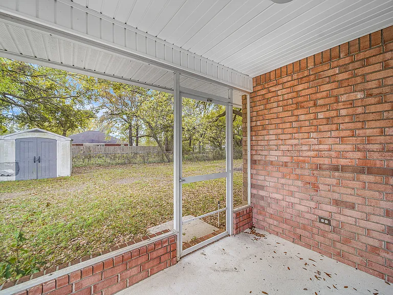 3313 Country Meadow Ln — Photo 14