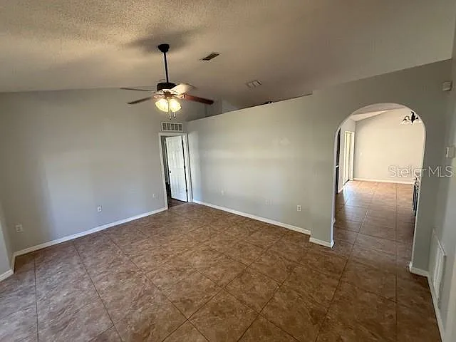 131 Rae Dr — Photo 10