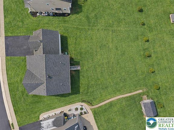 4th image of 5037 Lilac Dr