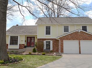 8116 Rosehill Rd, Lenexa, KS 66215