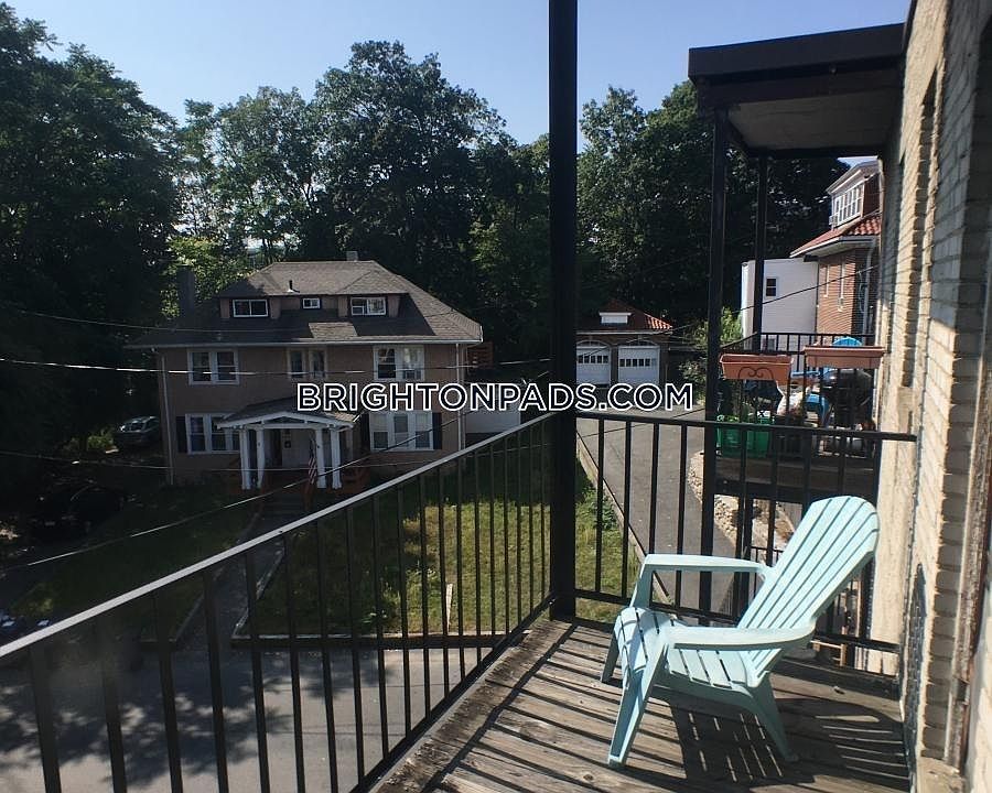1st image of 1762 Commonwealth Ave APT 011