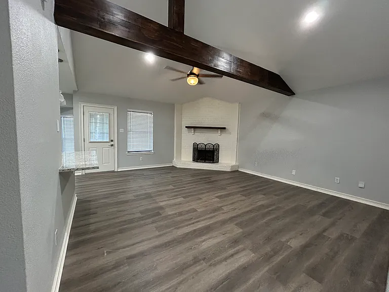 1706 Boyd St — Photo 3