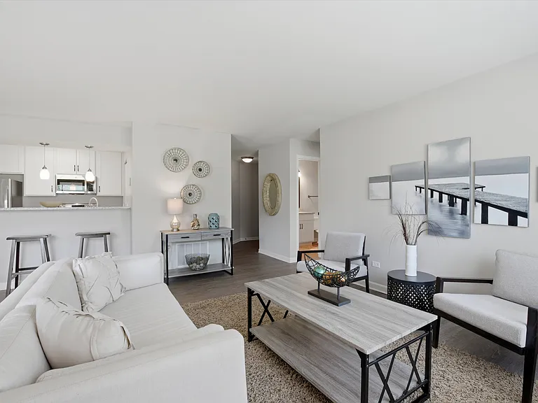 Forest Pointe Apartments — Photo 11