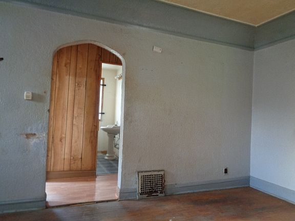 5th image of 2158 121st Pl