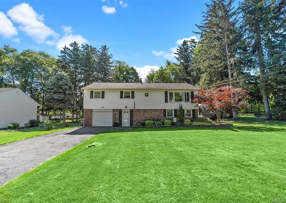 1st image of 20 Lakeview Dr