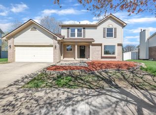 27294 Winchester Ter, Trenton, MI 48183