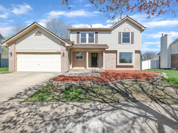 27294 Winchester Ter, Trenton, MI 48183