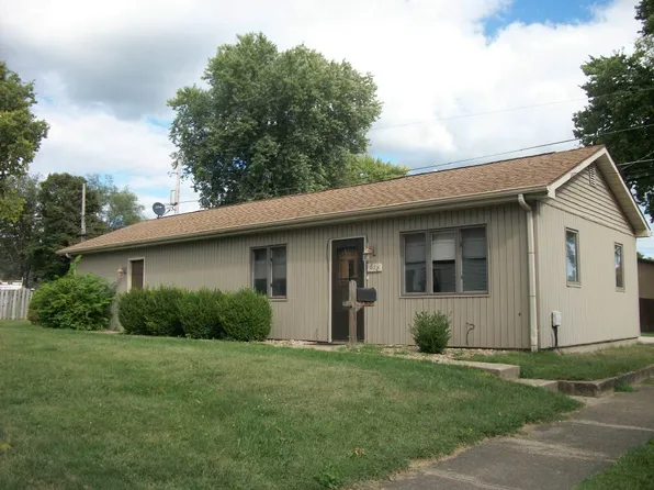 612 Delavan St, Lincoln, IL 62656