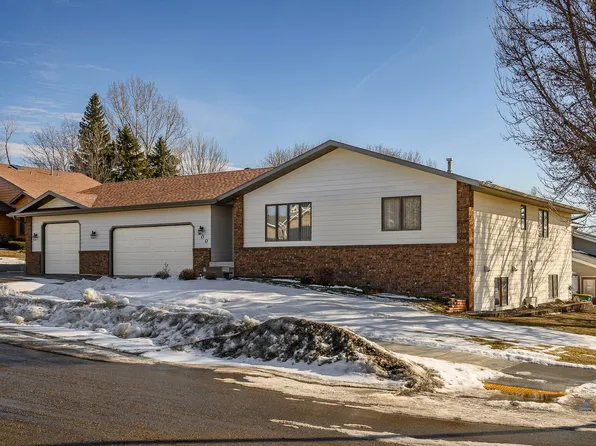900 Saint Thomas Trl NW, Mandan, ND 58554