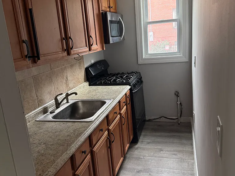14-16 Monticello St #1A — Photo 11