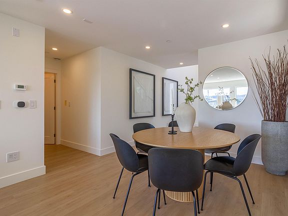 5th image of 2256 Monashee Ct