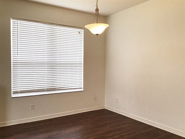 1726 Palmerston Cir — Photo 4