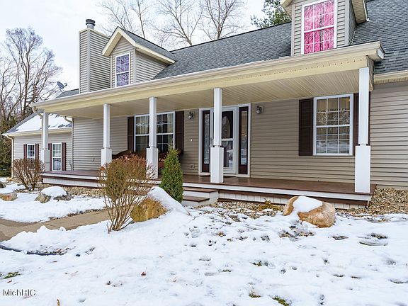 3rd image of 7131 Saint Charles Pl