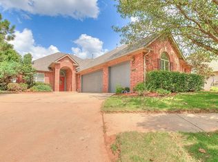 733 Longmeadow Ln, Edmond, OK 73003