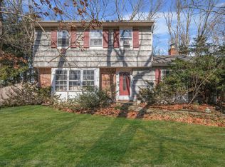 15 Bellaire Dr, Ridge, NY 11961